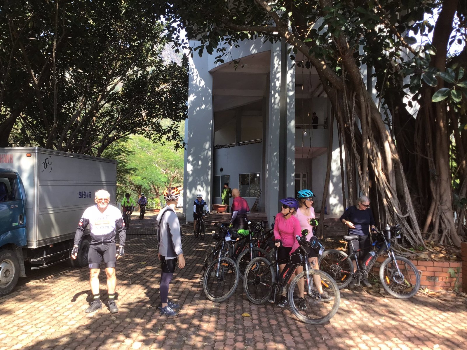 E-Bike Cycling Tour: Hanoi - Ba Be - Ha Giang 7 Days